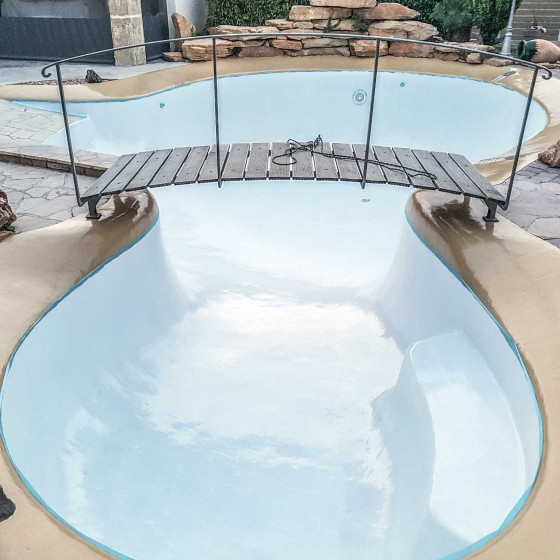 Pintura piscina de poliuretano para cubiertas de poliéster, hormigón